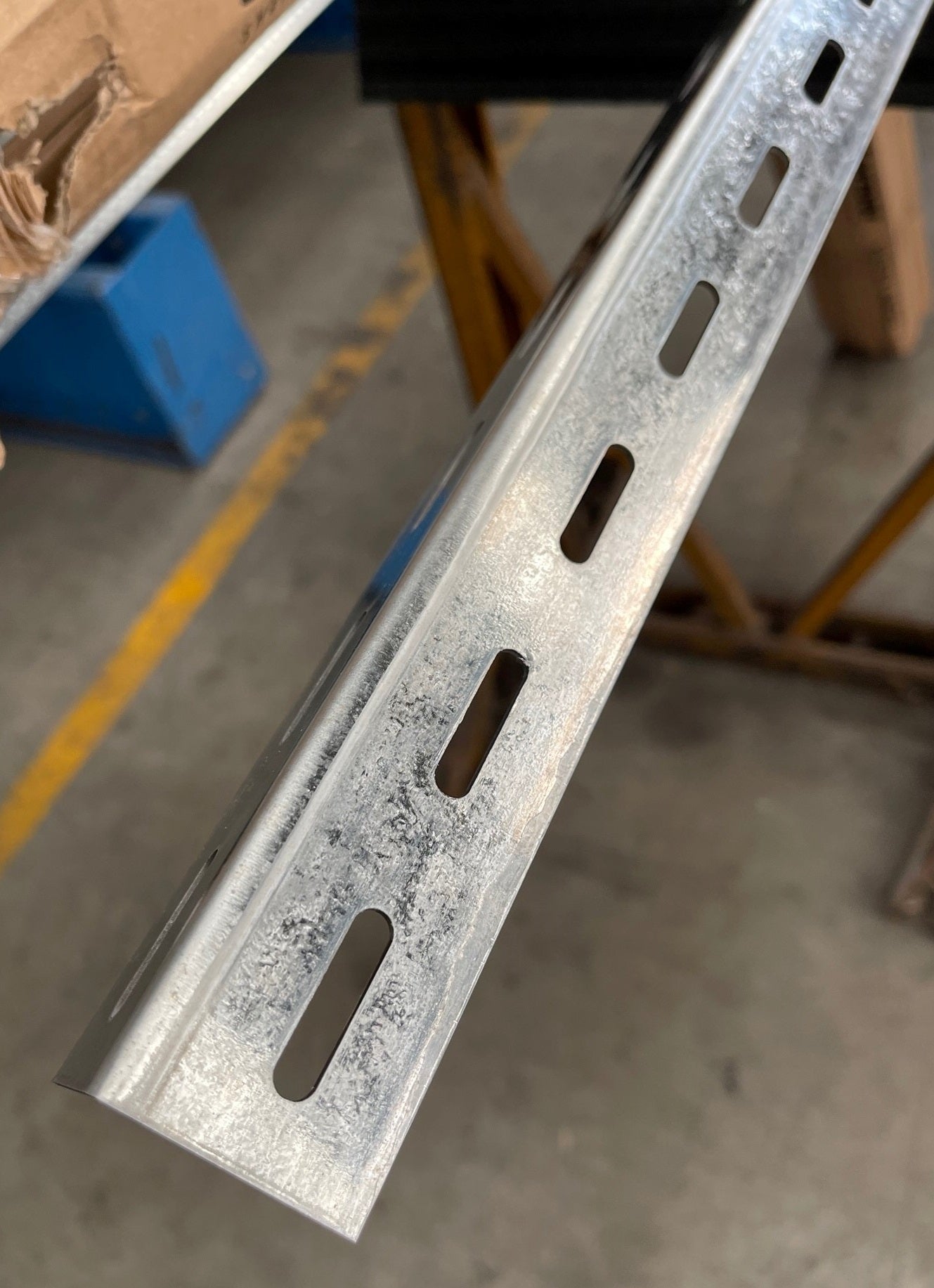 Stormor Handy Angle Steel Metal Slotted Section 3.6m - Zinc / Powderco ...